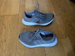 Adidas Swift Run Gris