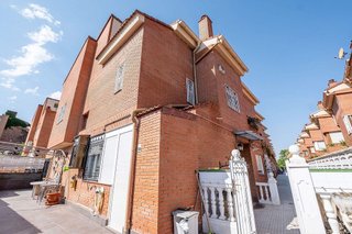 Chalet en venta en Ruiseñores en Zaragoza