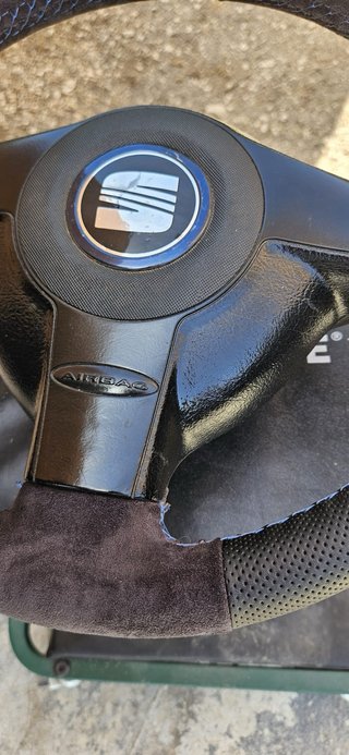 Volante deportivo SEAT