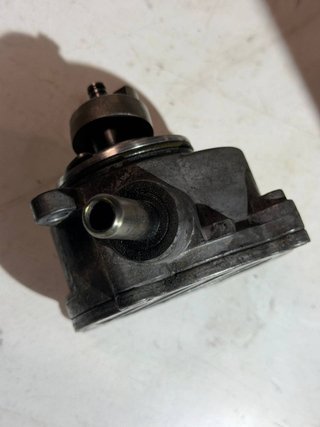 Bomba de Vacío Mercedes A64623065