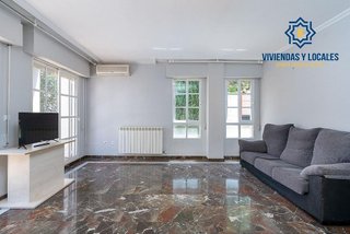 Piso en venta en Bola de Oro - Serrallo en Granada