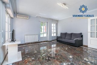 Piso en venta en Bola de Oro - Serrallo en Granada