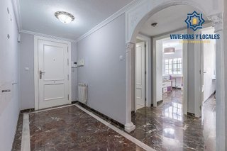 Piso en venta en Bola de Oro - Serrallo en Granada