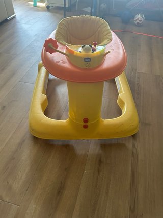 Correpasillos Chicco123 naranja y amarillo OFERTON