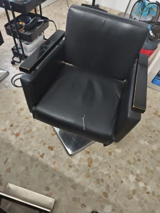 2 Sillónes de peluquería negro
