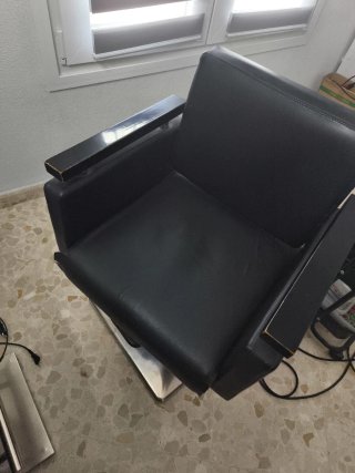 2 Sillónes de peluquería negro