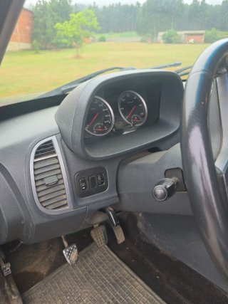 Tata Xenon 2011