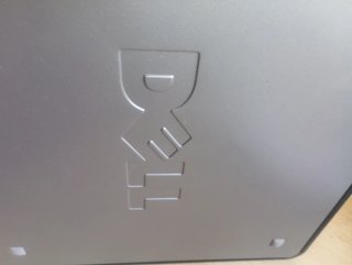 Ordenador Dell con pantalla