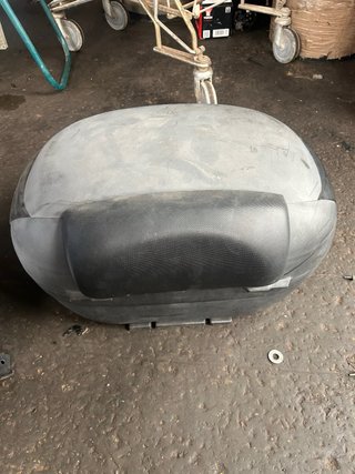 Baúl y Soporte Suzuki Burgman 400 2018
