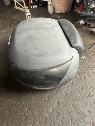 Baúl y Soporte Suzuki Burgman 400 2018