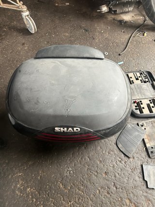 Baúl y Soporte Suzuki Burgman 400 2018