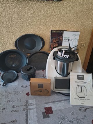 Thermomix TM6 con todos los accesorios