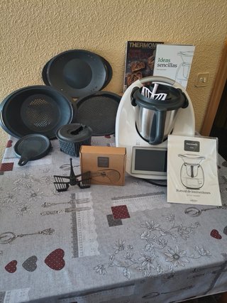 Thermomix TM6 con todos los accesorios