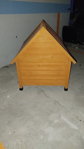 Caseta de madera para perros
