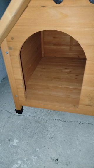 Caseta de madera para perros