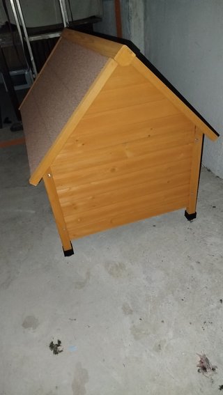 Caseta de madera para perros