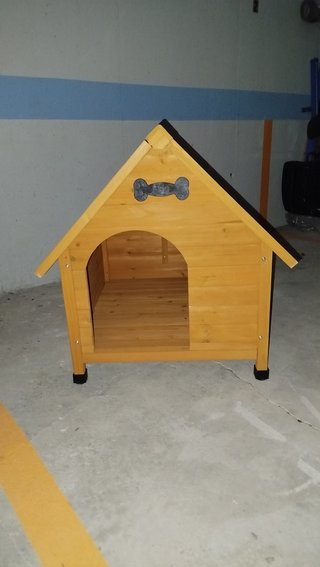 Caseta de madera para perros