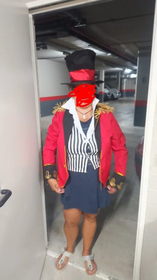 Disfraz de domador de circo rojo y negro