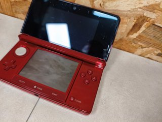 Nintendo 3DS Console - Rosso Metallico