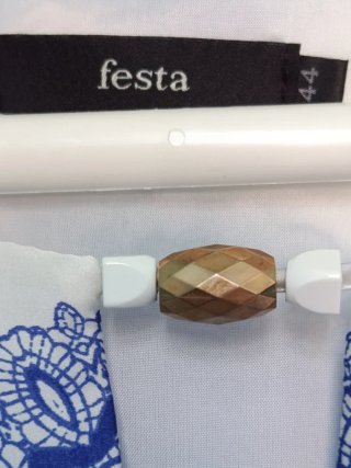 Vestido marca Festa Azul y Blanco.