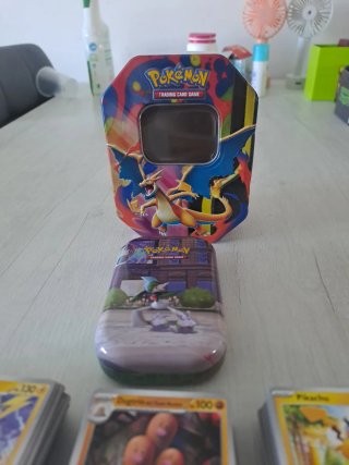 Tin Charizard Mini Tin e 500 Carte Pokemon