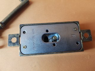 Cerradura antigua para armario con llave