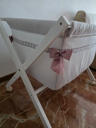 Minicuna bebé con ruedas