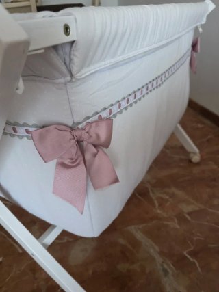 Minicuna bebé con ruedas