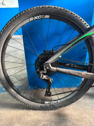 Bicicleta Giant MTB Composite Technology