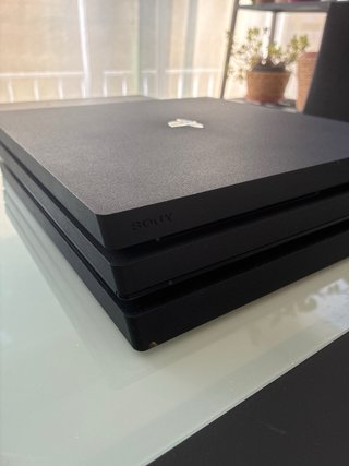 PS4 Pro 1TB Negra + 3 Juegos