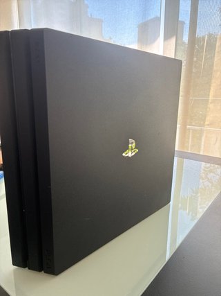 PS4 Pro 1TB Negra + 3 Juegos