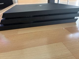 PS4 Pro 1TB Negra + 3 Juegos