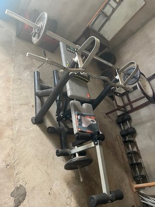 Banco de pesas y abdominales + 200kg