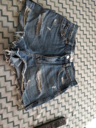 Vaqueros cortos Pull&Bear rotos talla 34