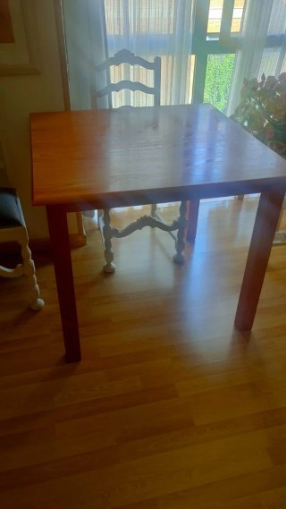 Mesa de madera maciza cuadrada 90x90