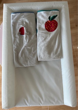 Colchoneta cambiador con 2 fundas