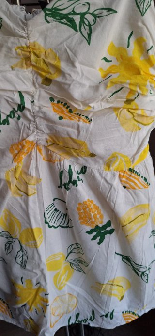 Vestito estivo con stampa frutta