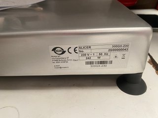 Cortadora de fiambre 300GX