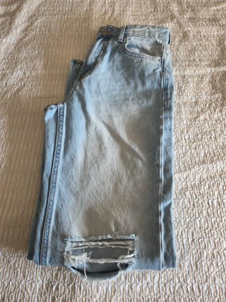 Pantalones vaqueros desgastados Bershka