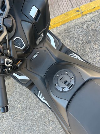 Yamaha TMAX 560 Maxi Scooter
