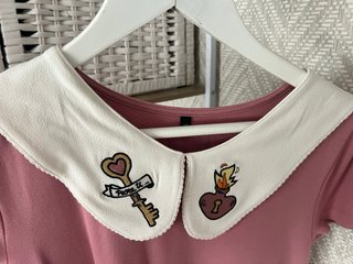 Vestido rosa estilo retro