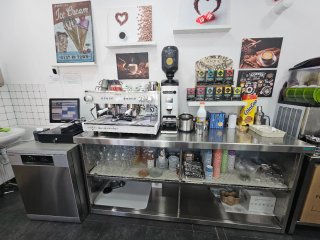 Traspaso heladería, cafetería, pastelería.
