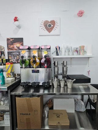 Traspaso heladería, cafetería, pastelería.