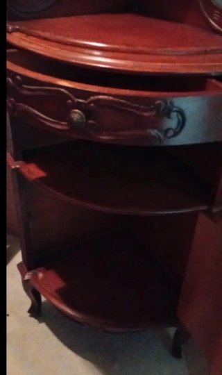 Mobiletto angolare vintage in legno