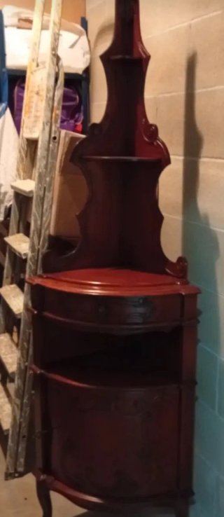 Mobiletto angolare vintage in legno