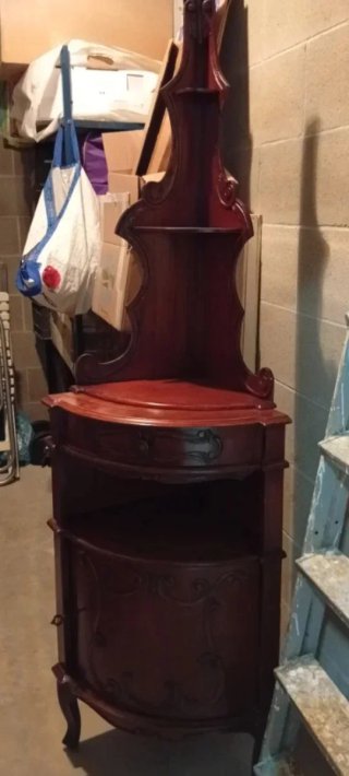 Mobiletto angolare vintage in legno
