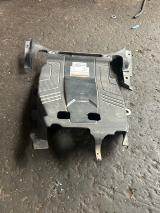 Suzuki Burgman 400 2018 Suelo Cofre