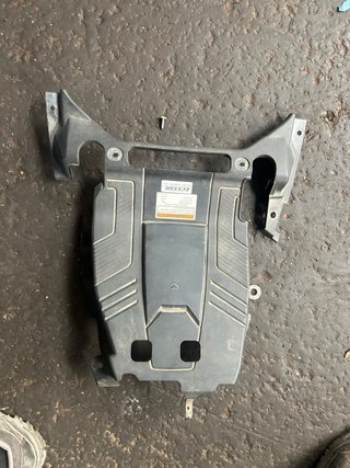 Suzuki Burgman 400 2018 Suelo Cofre