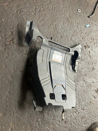 Suzuki Burgman 400 2018 Suelo Cofre