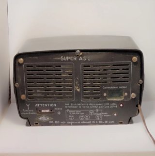 Radio Antigua Marrón
